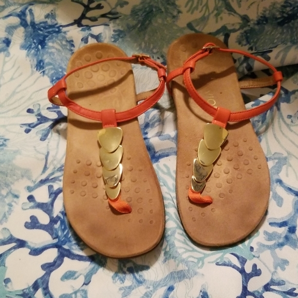 vionic orange sandals
